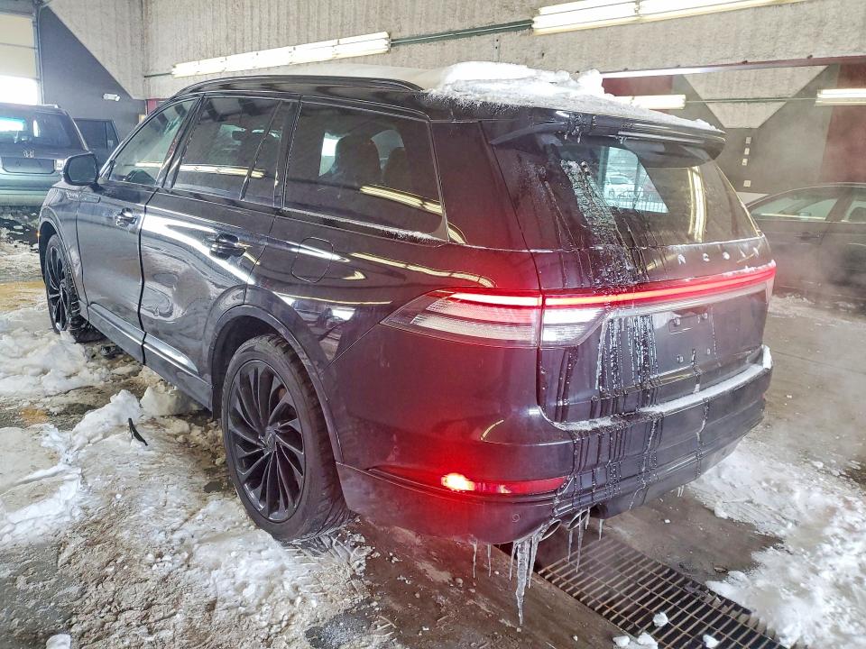 Photo 2 from auction – 2023 LINCOLN AVIATOR RE with VIN 5LM5J7XC4PGL17222