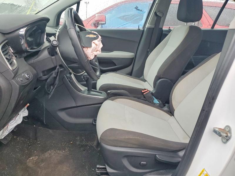 Photo 7 from auction – 2018 CHEVROLET TRAX with VIN 3GNCJNSB3JL229175
