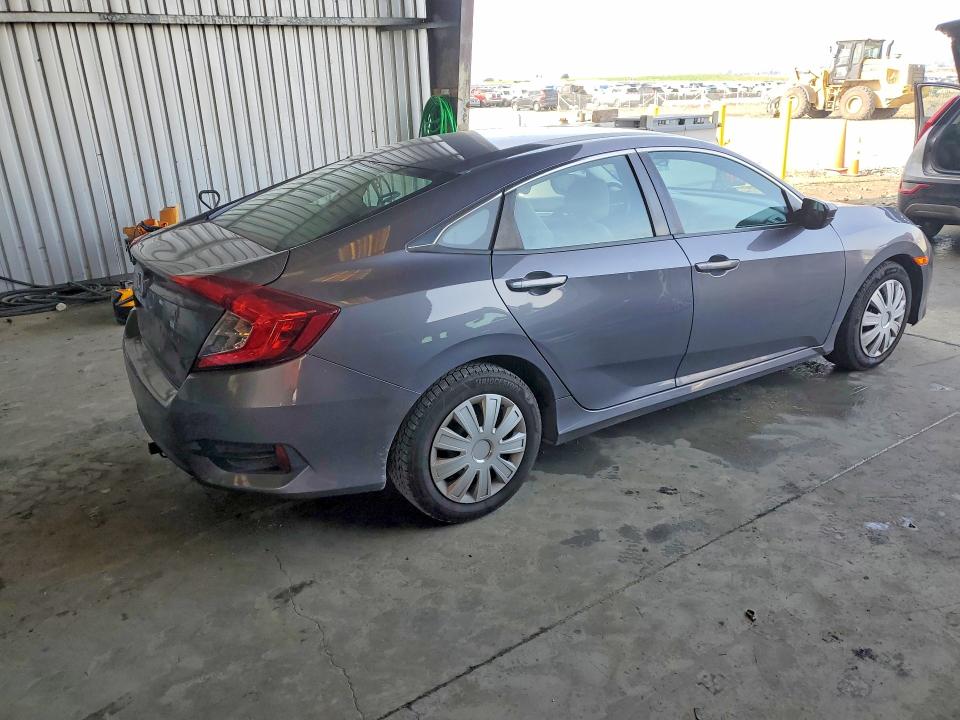 Photo 3 from auction – 2017 HONDA CIVIC with VIN 2HGFC2F59HH521789