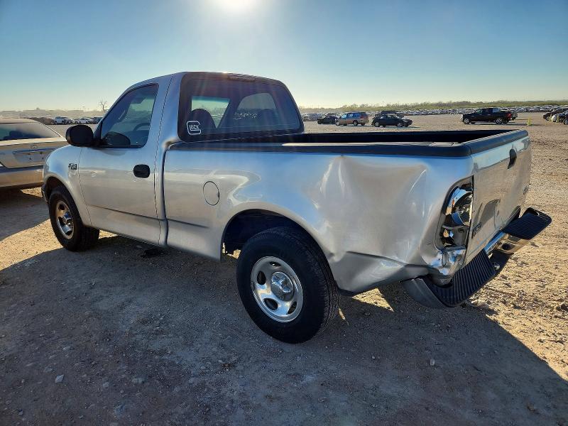 Photo 2 from auction – 2000 FORD F150 with VIN 1FTZF1726YNA97786