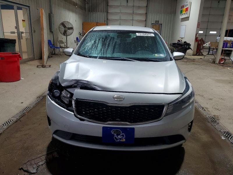 Photo 5 from auction – 2017 KIA FORTE LX with VIN 3KPFK4A70HE014474
