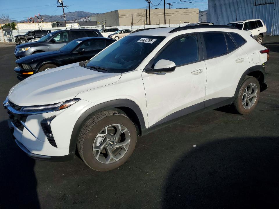 CHEVROLET TRAX 2025 with VIN KL77LHEP5SC092697 - Photo from auction