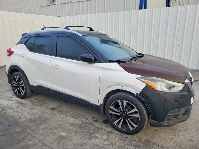 Photo 4 from auction – 2019 NISSAN KICKS with VIN 3N1CP5CU8KL561687