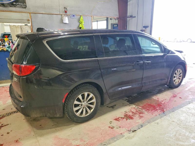 Photo 3 from auction – 2017 CHRYSLER PACIFICA T with VIN 2C4RC1DG0HR653912