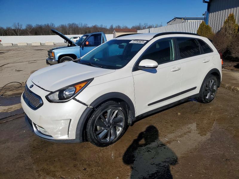 KIA NIRO EX 2017 with VIN KNDCC3LC4H5050314 - Photo from auction