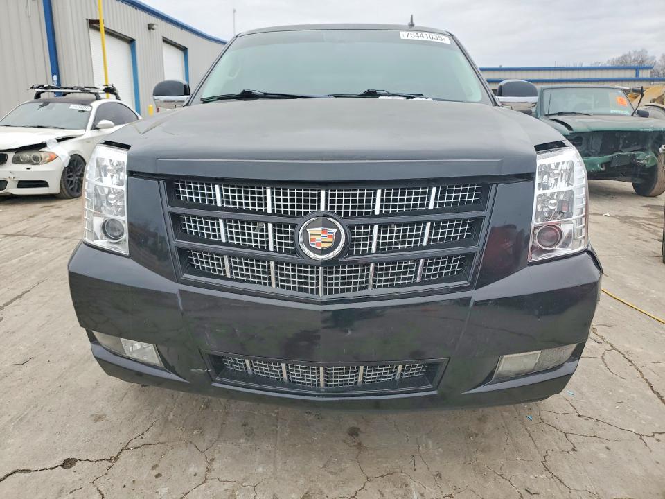 Photo 5 from auction – 2014 CADILLAC ESCALADE P with VIN 1GYS4CEFXER205057