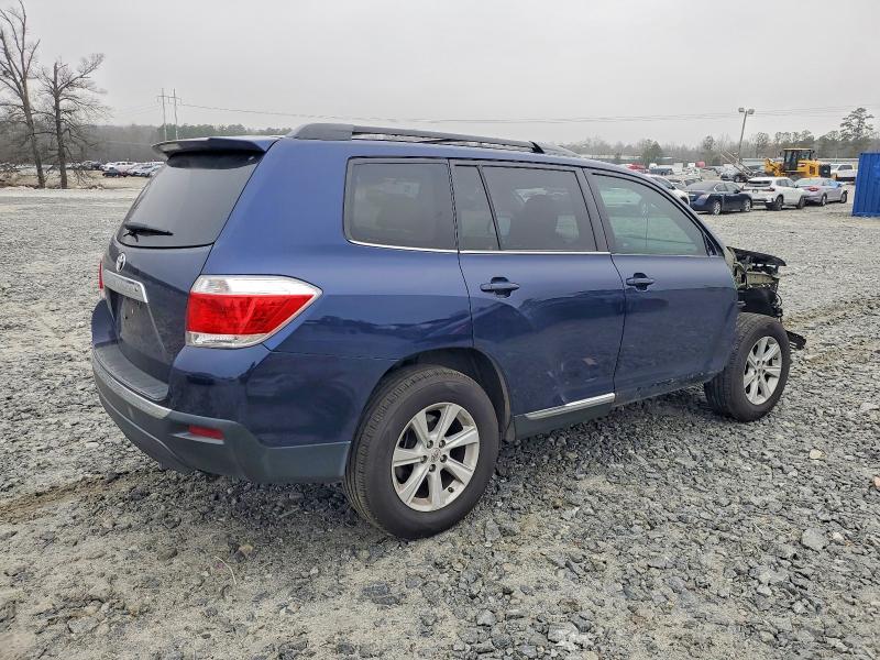 Photo 3 from auction – 2013 TOYOTA HIGHLANDER with VIN 5TDZK3EH4DS131548