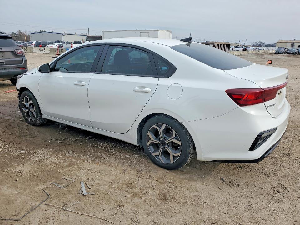 Photo 2 from auction – 2021 KIA FORTE with VIN 3KPF24AD6ME347116