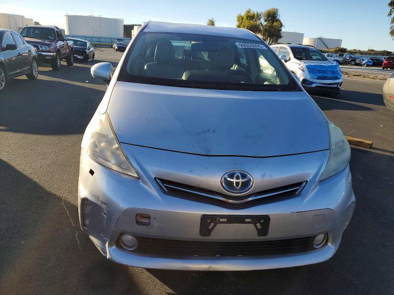 Photo 5 from auction – 2013 TOYOTA PRIUS V with VIN JTDZN3EU9D3239010