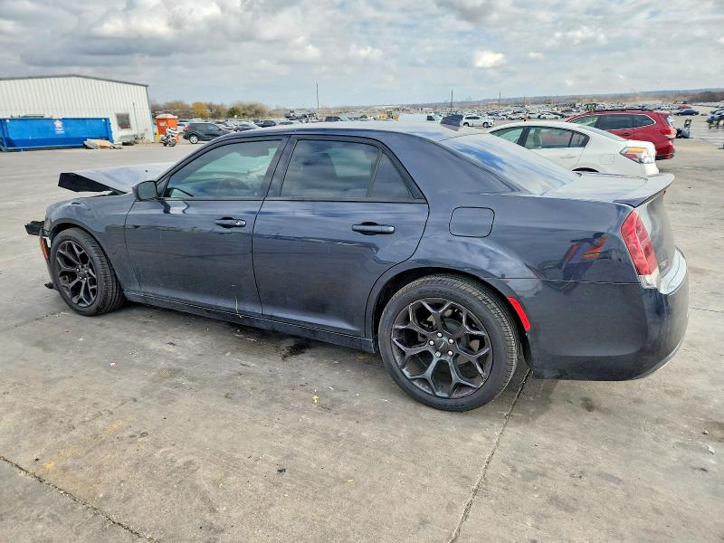Photo 2 from auction – 2019 CHRYSLER 300 S with VIN 2C3CCABG7KH537827