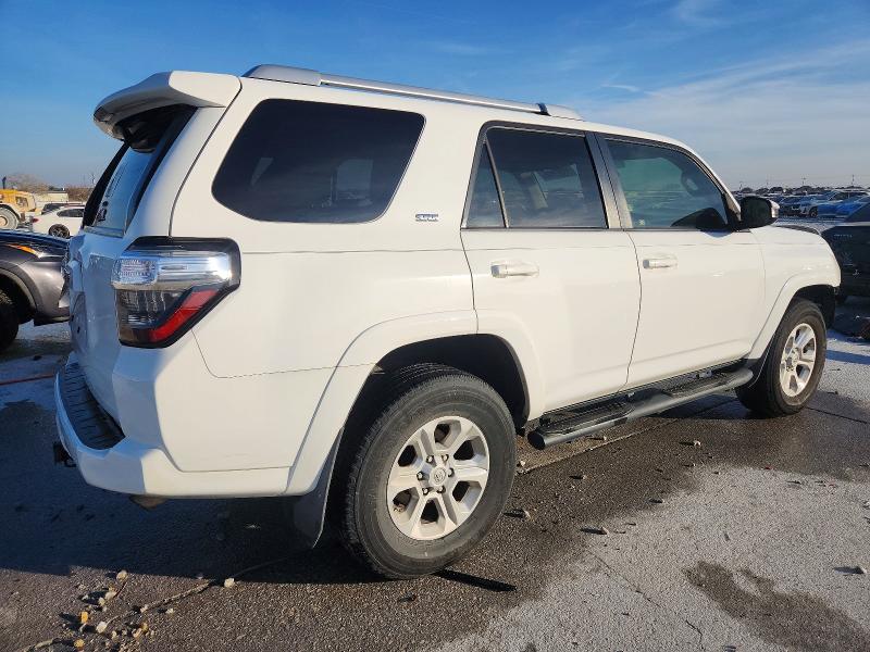 Photo 3 from auction – 2017 TOYOTA 4RUNNER SR with VIN JTEZU5JR7H5156584