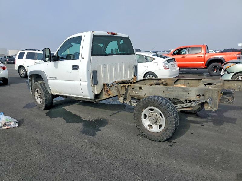 Photo 2 from auction – 2002 CHEVROLET SILVERADO with VIN 1GBHC24U52E199950