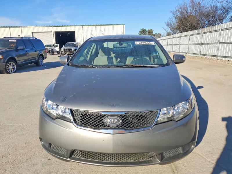 Photo 5 from auction – 2010 KIA FORTE EX with VIN KNAFU4A22A5861767