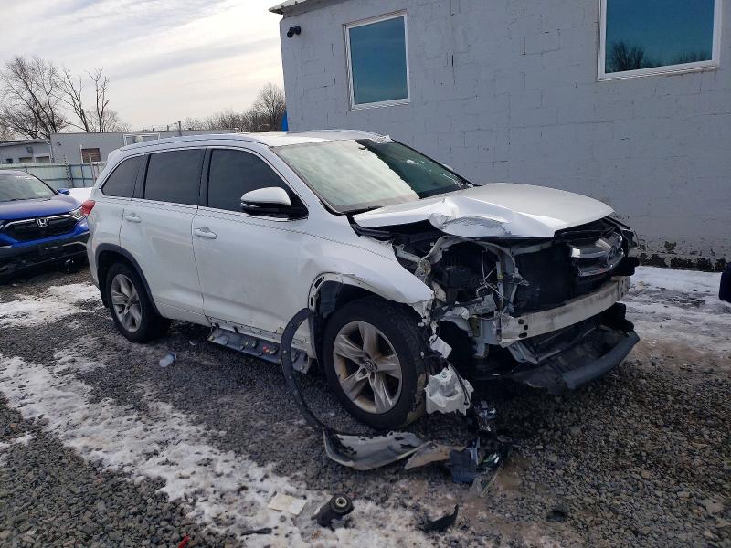 Photo 4 from auction – 2017 TOYOTA HIGHLANDER with VIN 5TDDZRFH5HS413131