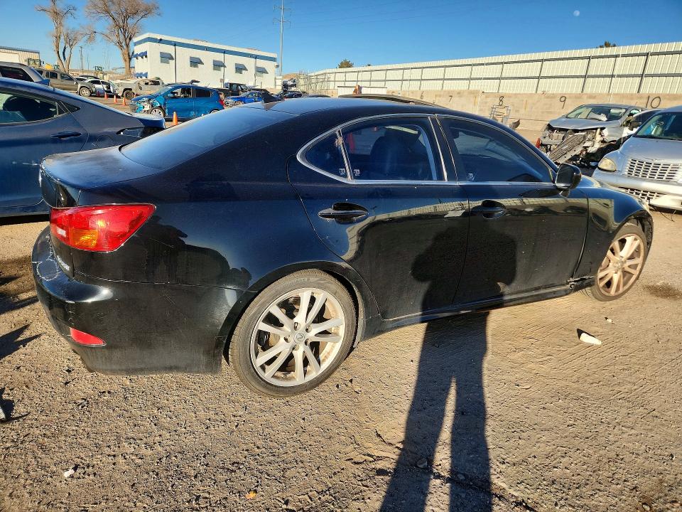 Photo 3 from auction – 2007 LEXUS IS 350 with VIN JTHBE262575015782