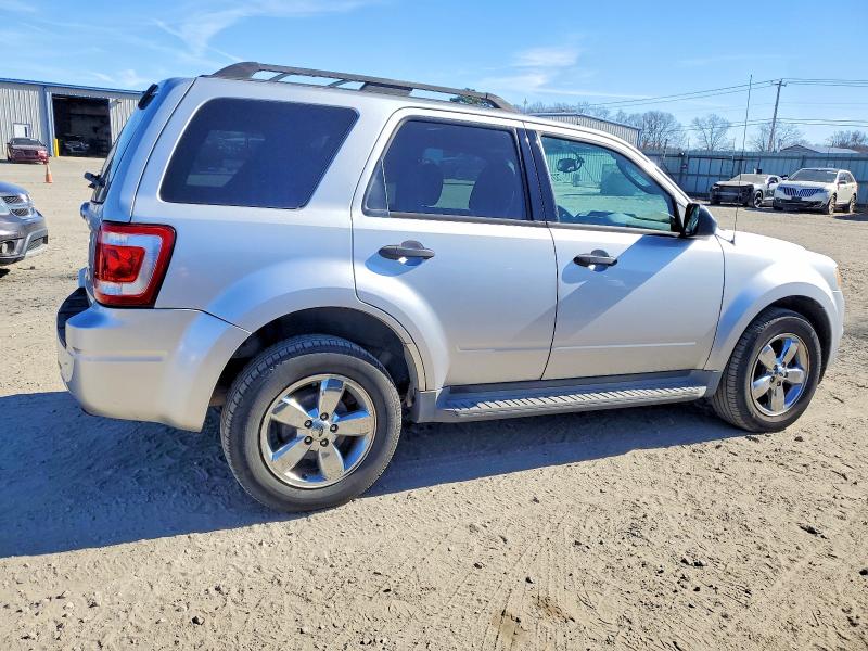 Photo 3 from auction – 2011 FORD ESCAPE XLT with VIN 1FMCU0D75BKB70706