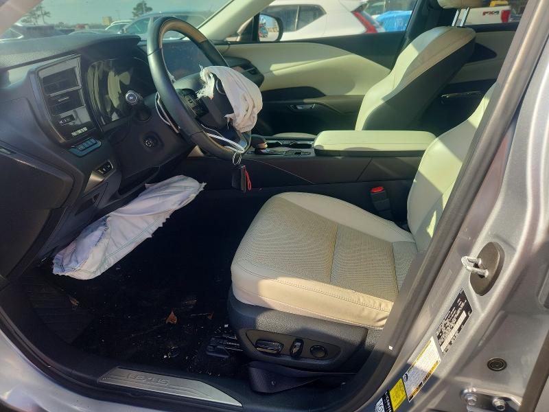 Photo 7 from auction – 2023 LEXUS RX with VIN JTJCHMAA0P2005912