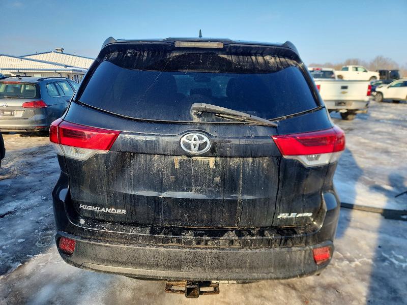 Photo 6 from auction – 2019 TOYOTA HIGHLANDER with VIN 5TDJZRFH1KS916939