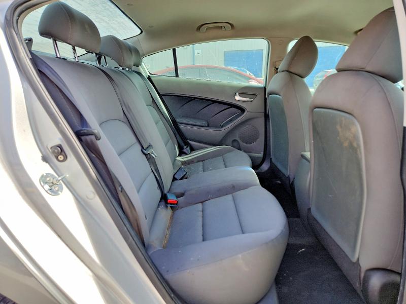 Photo 10 from auction – 2017 KIA FORTE LX with VIN 3KPFK4A74HE038907