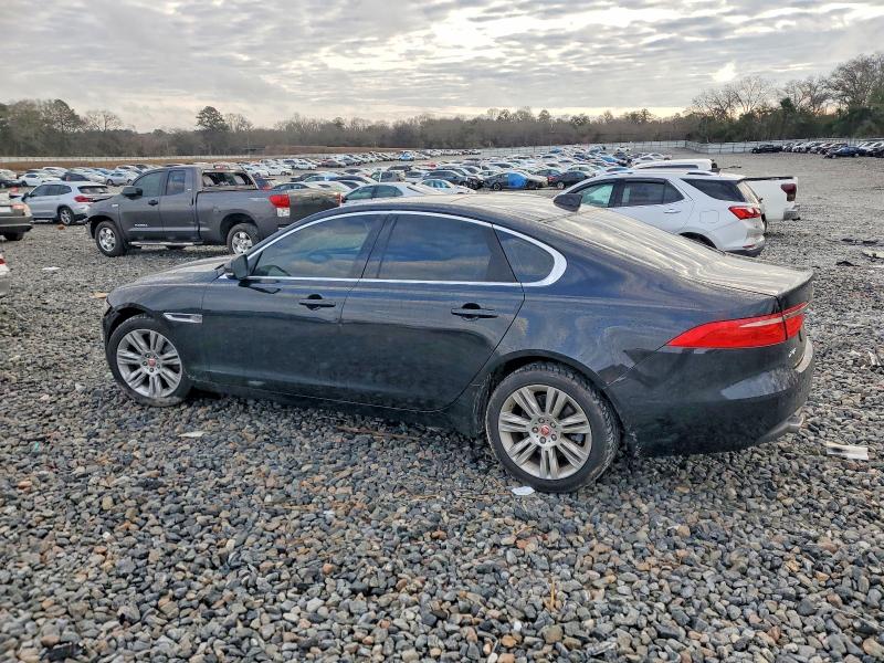 Photo 2 from auction – 2017 JAGUAR XF PREMIUM with VIN SAJBD4BVXHCY34804