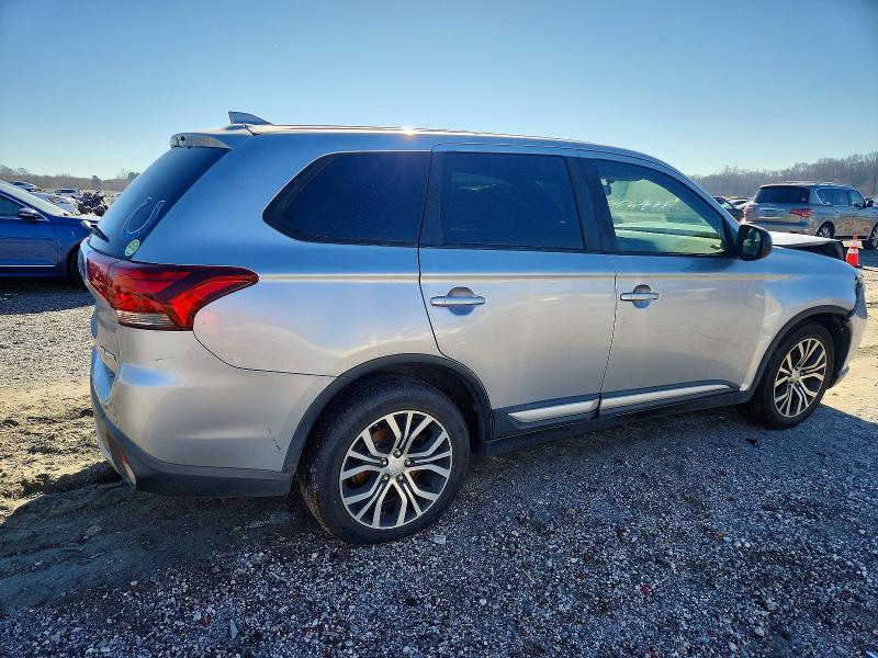 Photo 3 from auction – 2017 MITSUBISHI OUTLANDER with VIN JA4AD2A33HZ018135