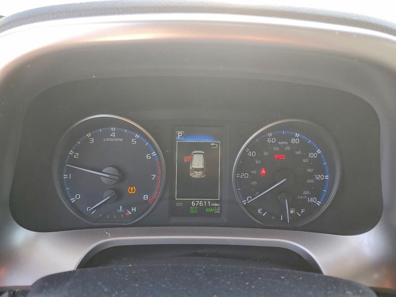 Photo 9 from auction – 2018 TOYOTA RAV4 with VIN JTMWFREV8JJ187856