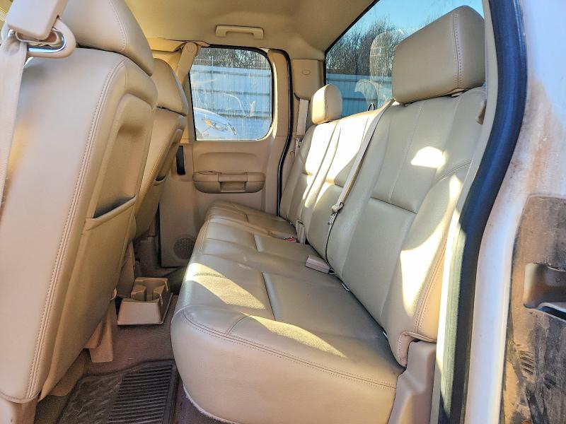 Photo 10 from auction – 2013 CHEVROLET SILVERADO with VIN 1GCRKSE70DZ389355