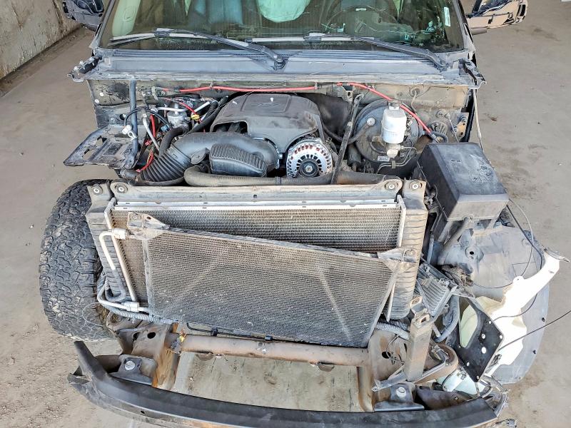 Photo 11 from auction – 2008 CHEVROLET SUBURBAN with VIN 1GNFC16088R105477