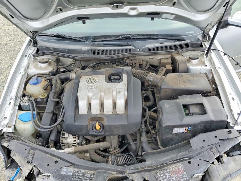 Photo 11 from auction – 2004 VOLKSWAGEN JETTA GLS with VIN 3VWSR69M44M095900