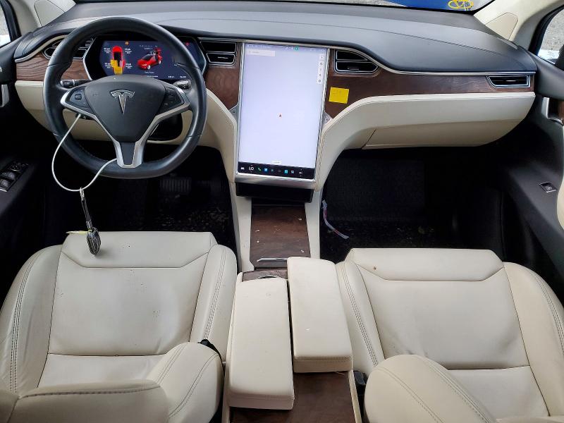 Photo 8 from auction – 2017 TESLA MODEL X with VIN 5YJXCDE22HF068367