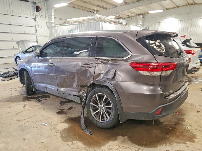 Photo 2 from auction – 2019 TOYOTA HIGHLANDER with VIN 5TDJZRFH5KS950849
