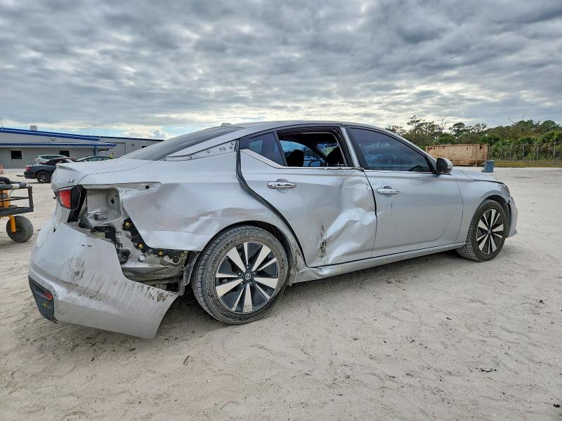 Photo 3 from auction – 2022 NISSAN ALTIMA SV with VIN 1N4BL4DV2NN335726