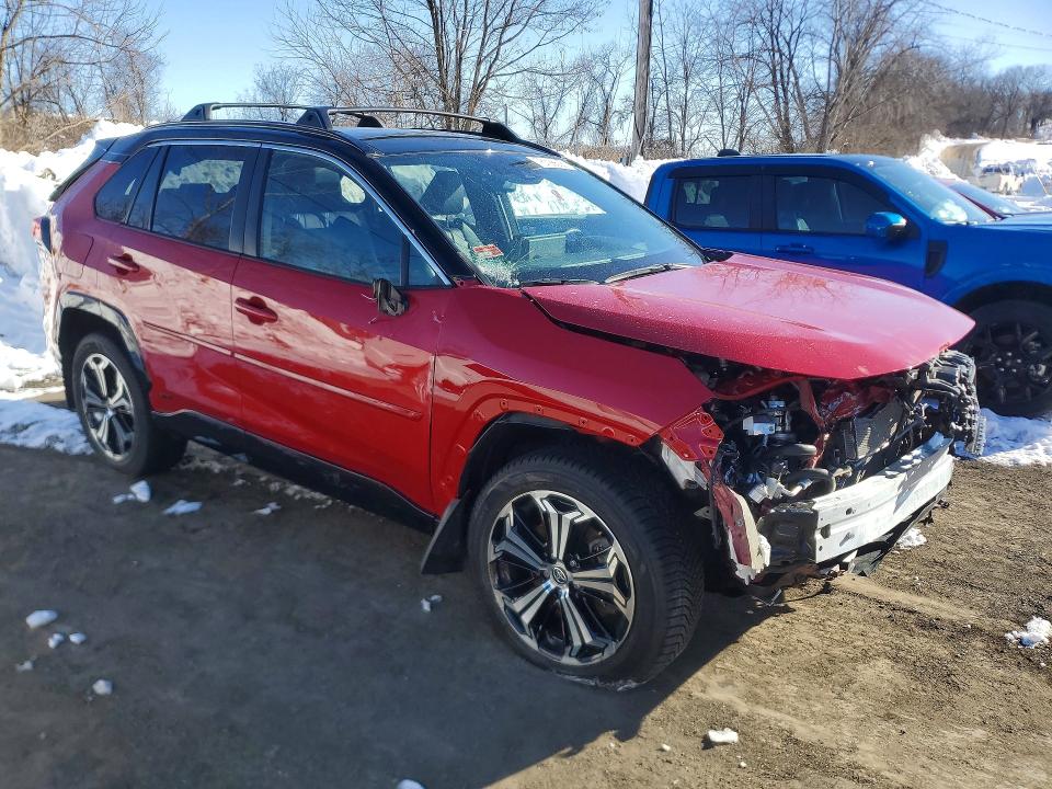 Photo 4 from auction – 2022 TOYOTA RAV4 PRIME with VIN JTMFB3FV2ND084914