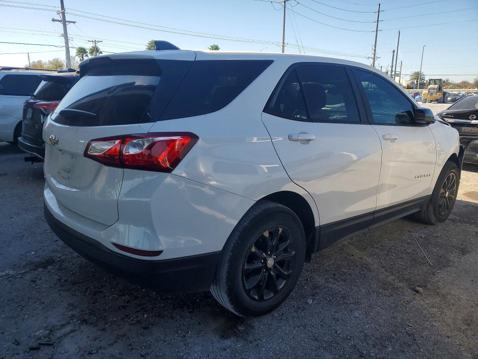 Photo 3 from auction – 2021 CHEVROLET EQUINOX with VIN 3GNAXHEV0MS118073