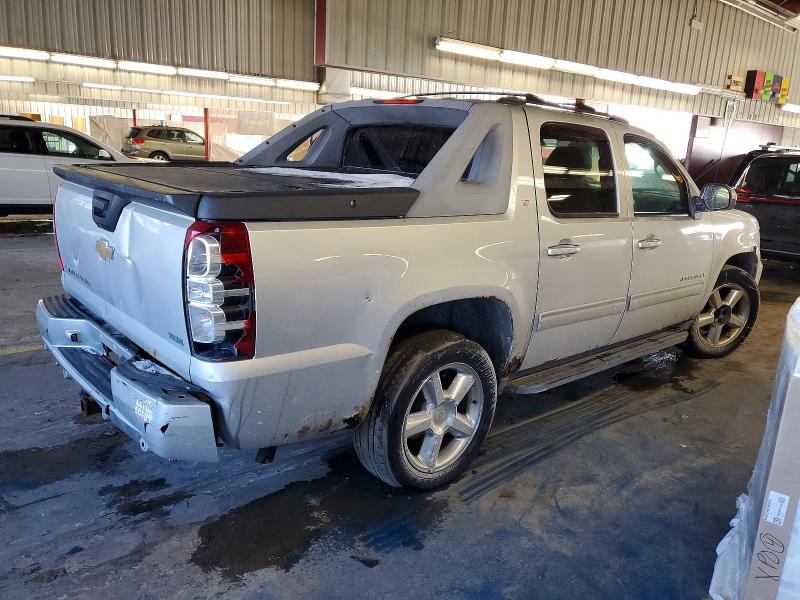 Photo 3 from auction – 2011 CHEVROLET AVALANCHE with VIN 3GNTKFE31BG157829