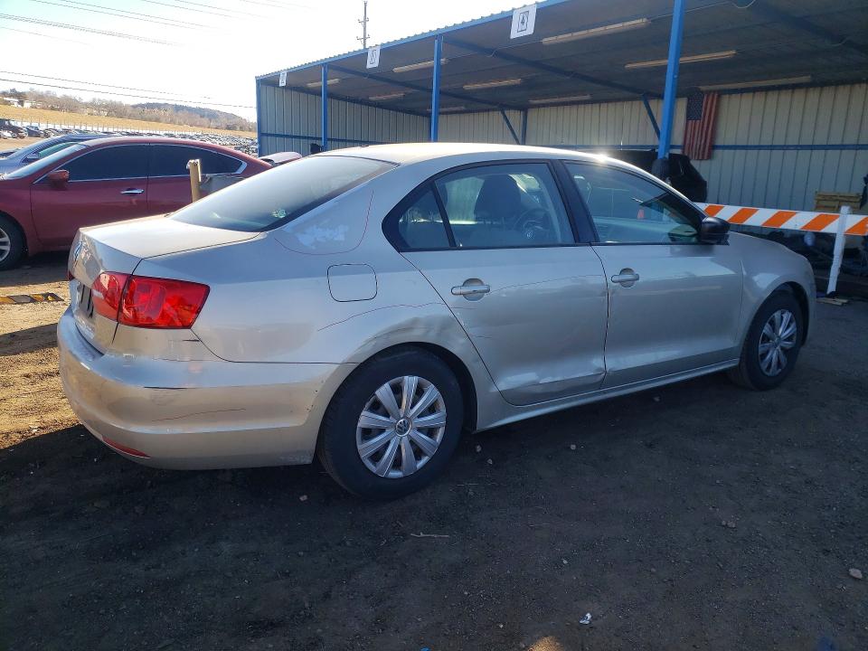 Photo 3 from auction – 2014 VOLKSWAGEN JETTA BASE with VIN 3VW2K7AJ9EM264564