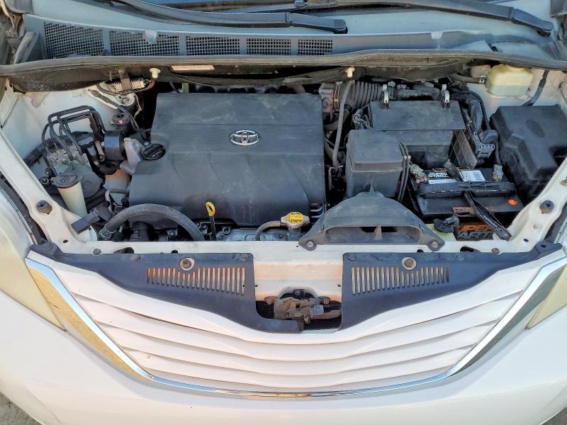 Photo 12 from auction – 2015 TOYOTA SIENNA LE with VIN 5TDKK3DC6FS624075