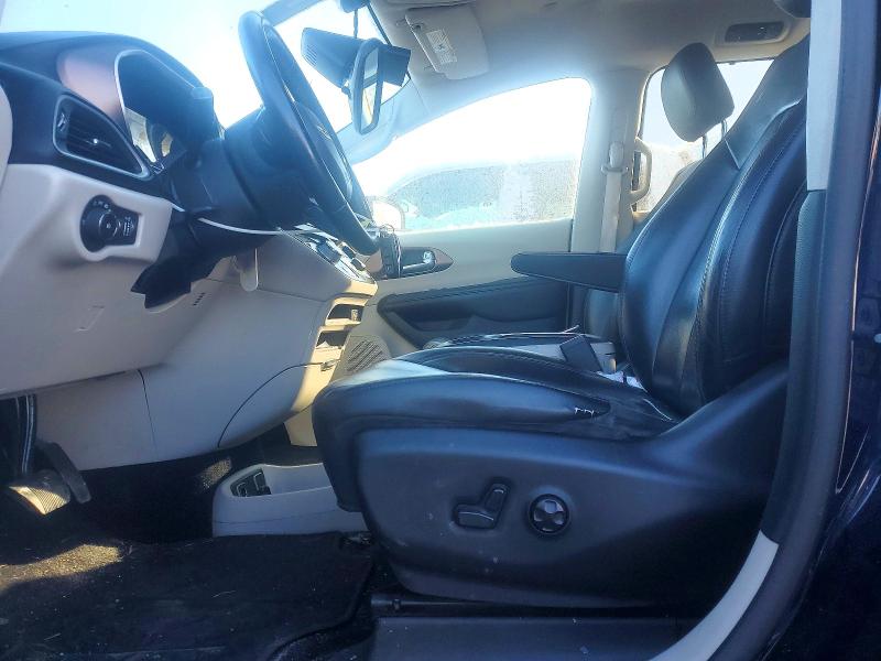 Photo 7 from auction – 2017 CHRYSLER PACIFICA T with VIN 2C4RC1BG1HR579578