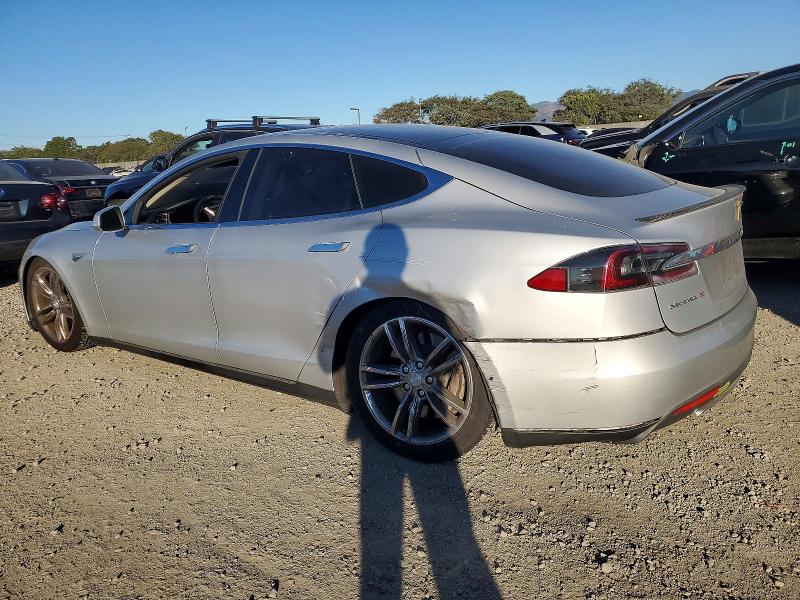 Photo 2 from auction – 2013 TESLA MODEL S with VIN 5YJSA1DN9DFP16579