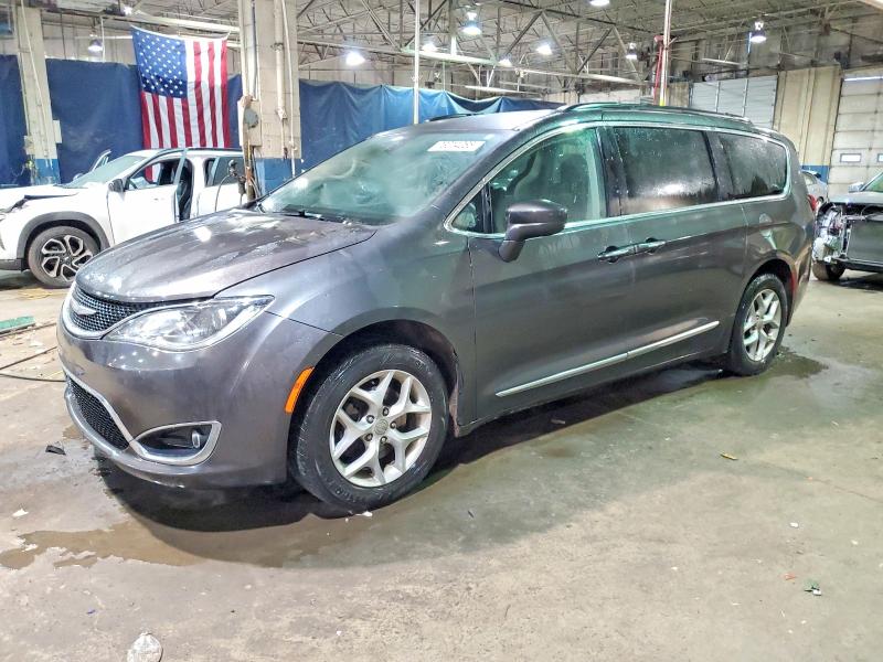 CHRYSLER PACIFICA T 2017 with VIN 2C4RC1BG0HR507903 - Photo from auction
