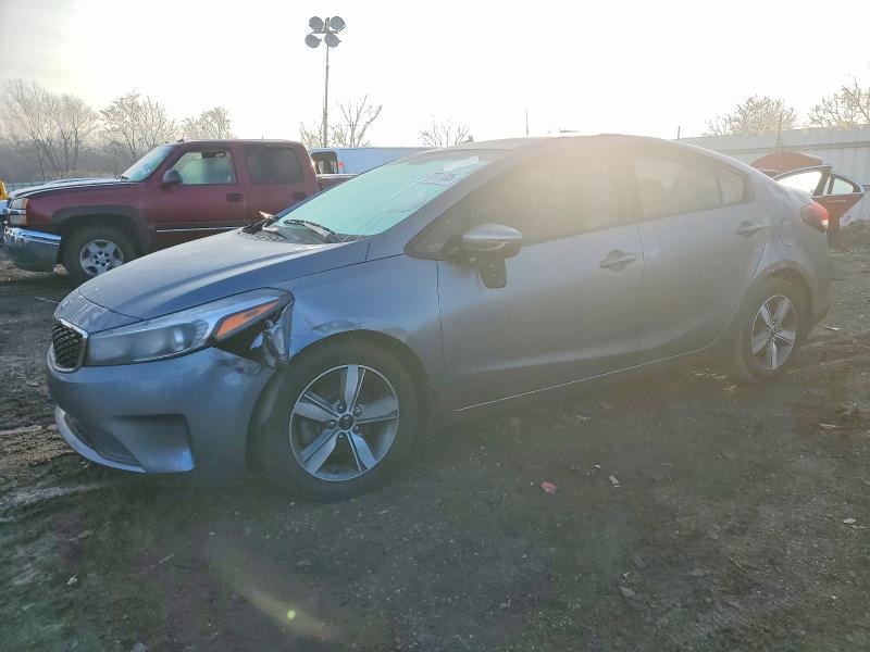 Zdjęcie 1 z aukcji – 2018 KIA FORTE LX z VIN 3KPFL4A76JE241185