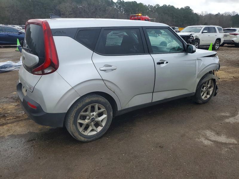 Photo 3 from auction – 2020 KIA SOUL LX with VIN KNDJ23AUXL7732939