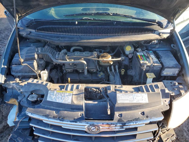 Photo 12 from auction – 2005 CHRYSLER TOWN & COU with VIN 2C8GP64L05R135816
