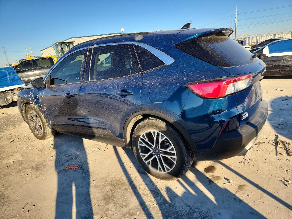 Photo 2 from auction – 2020 FORD ESCAPE with VIN 1FMCU0H62LUC43053
