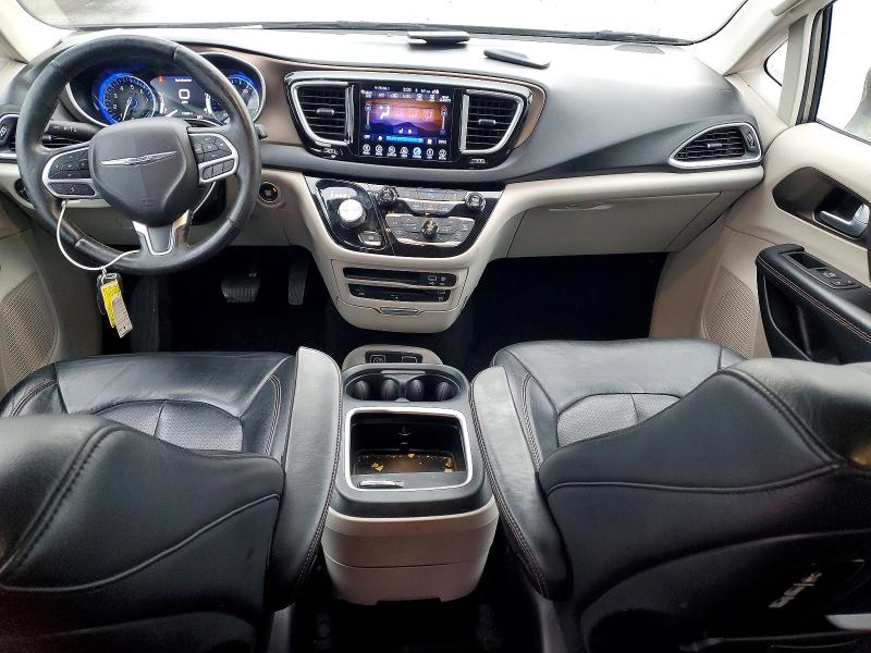 Photo 8 from auction – 2017 CHRYSLER PACIFICA T with VIN 2C4RC1EG3HR752710