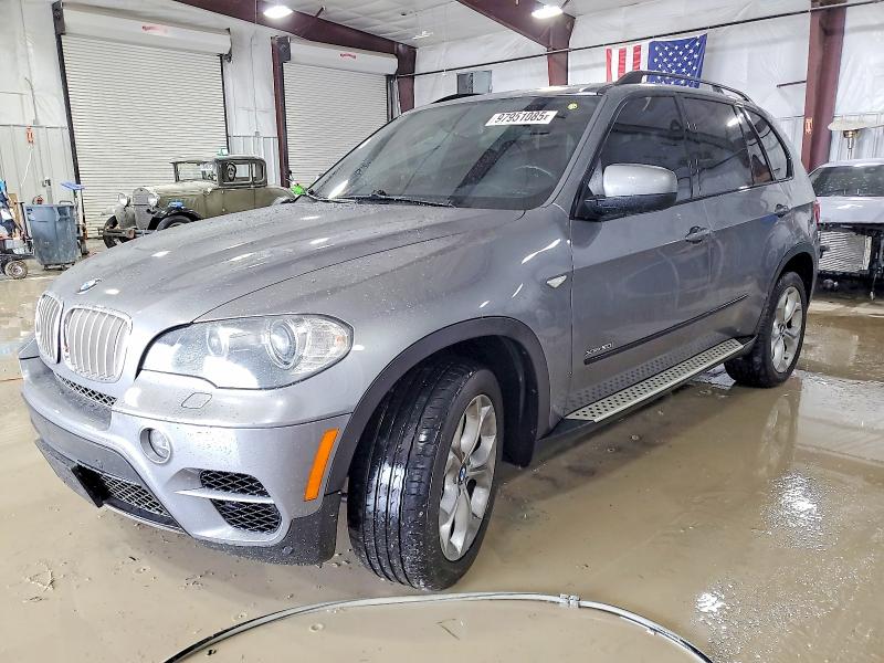 BMW X5 XDRIVE5 2011 with VIN 5UXZV8C54BL421590 - Photo from auction
