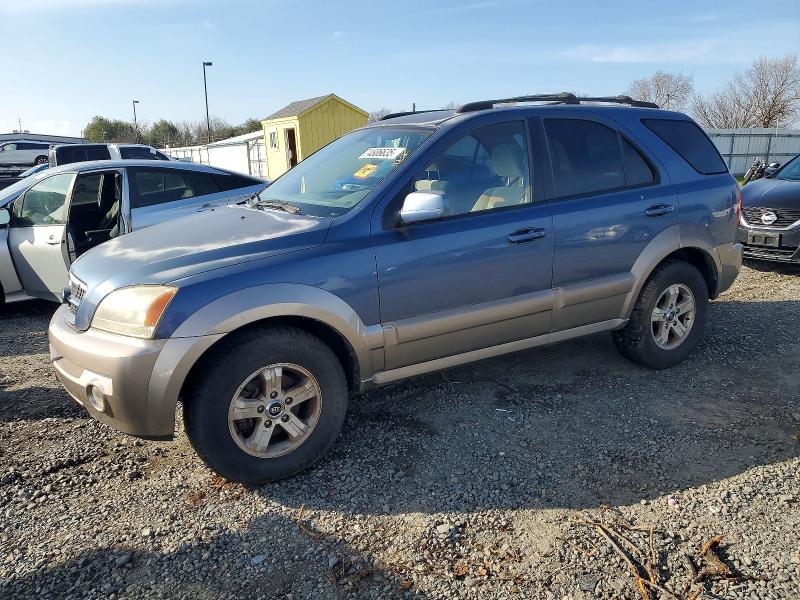 KIA SORENTO EX 2004 with VIN KNDJC733945281377 - Photo from auction