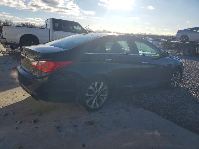 Photo 3 from auction – 2013 HYUNDAI SONATA with VIN 5NPEC4AB4DH608990