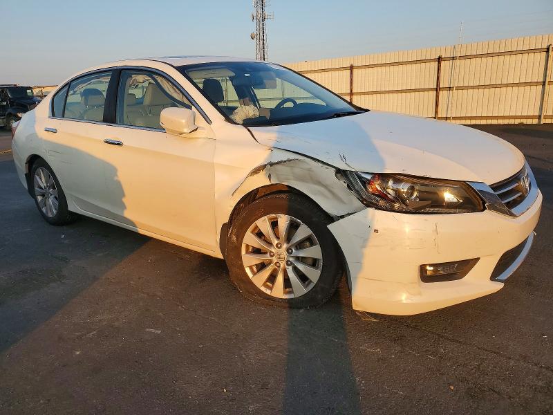 Photo 4 from auction – 2015 HONDA ACCORD EXL with VIN 1HGCR2F81FA028583