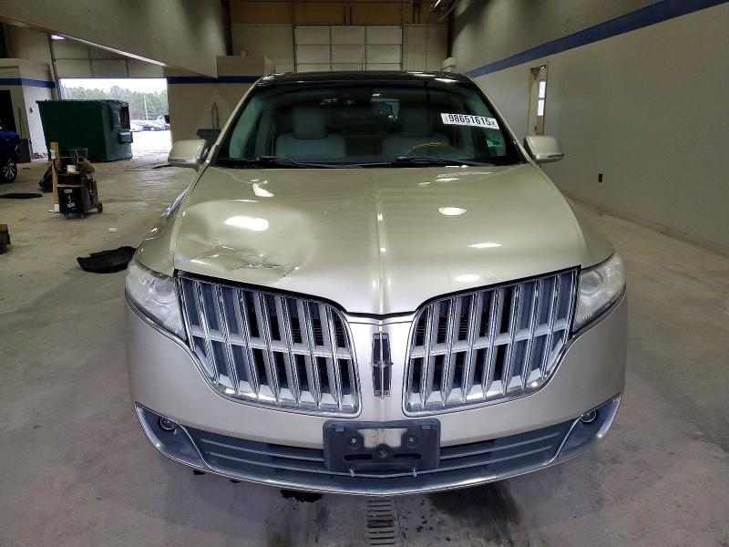 Photo 5 from auction – 2011 LINCOLN MKT with VIN 2LMHJ5AT3BBJ53852